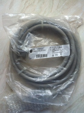 Allen-Bradley 1492-CABLE025H Cable