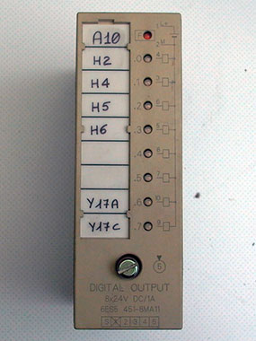 Siemens Simatic S5 6ES5451-8MA11 digital output module.